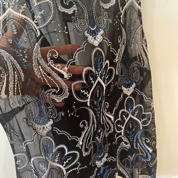 WHITE HOUSE BLACK MARKET BLUE & BLACK BLOUSE TANK SIZE SMALL - NWT - Picture 2 of 4